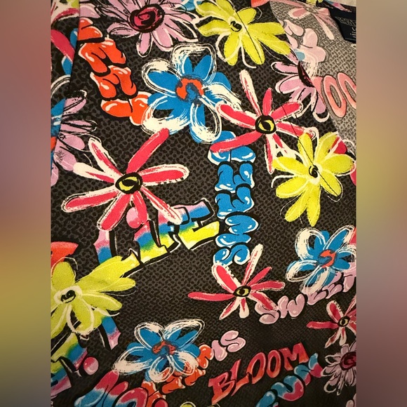 Scrub Top - Picture 3 of 3